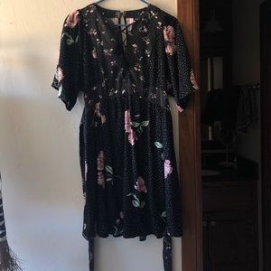 barely worn, S, ties in the back, above knee.